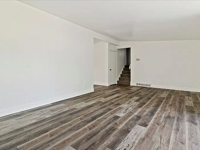 4 bed, 2.5 bath, 1697 sqft, $2,495 — Photo 2