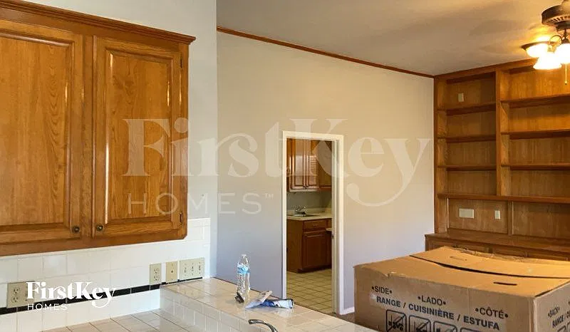 4 bed, 3.0 bath, 2629 sqft, $2,740 — Photo 2