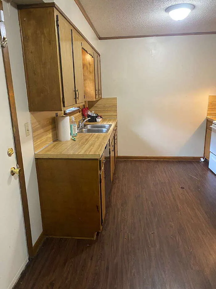 2 bed, 1.0 bath, $750 — Photo 3