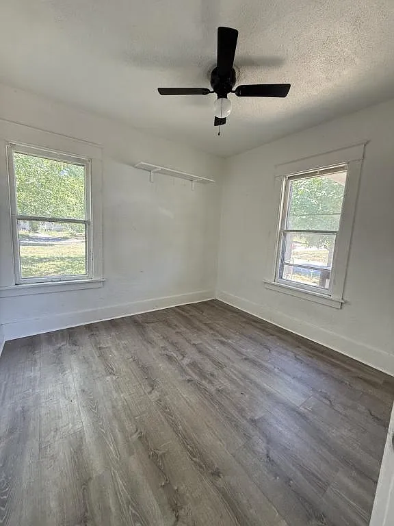 940 Stocker Ave — Photo 3
