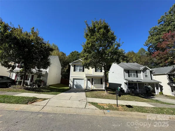 5412 Henderson Oaks Dr, Charlotte, NC 28269