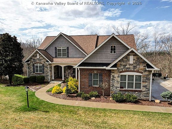 3rd image of 46 Castle Pine Ln