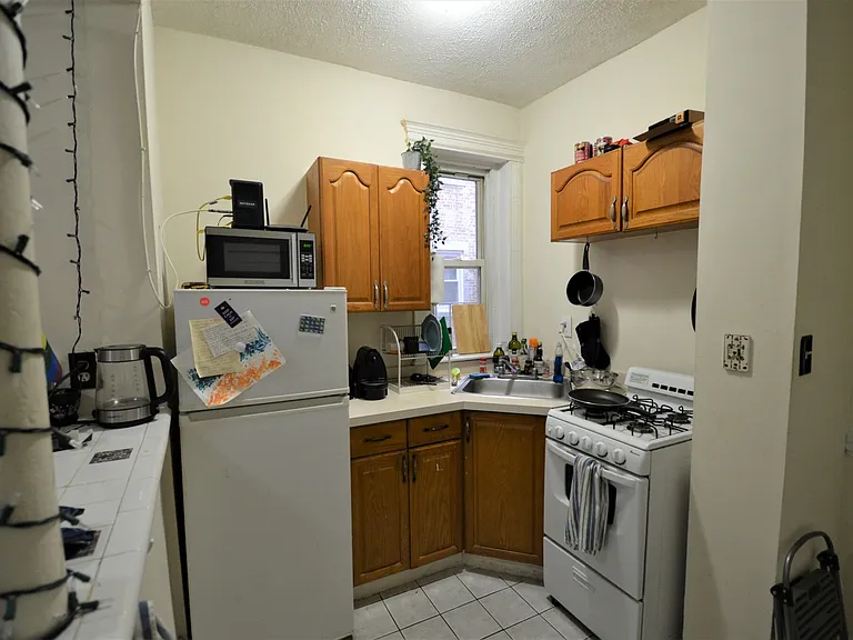 13 Haviland St #2R — Photo 11