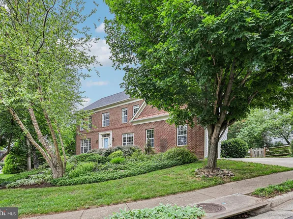 47404 Middle Bluff Pl, Sterling, VA 20165