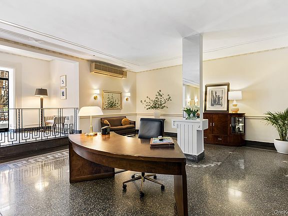 3rd image of 35 Parkview Avenue #1D