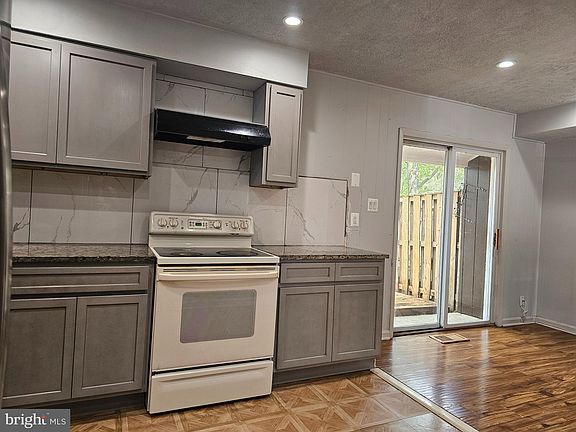 4th image of 108 E Cornell Dr