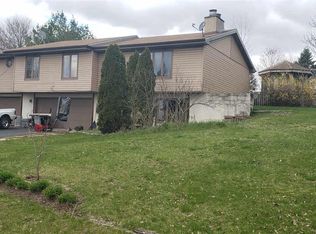 148 S Hillside Ct, Oregon, IL 61061