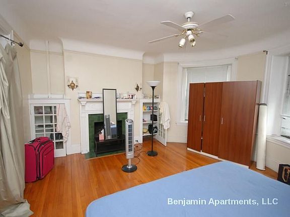 2nd image of 48 Babcock St APT 1C