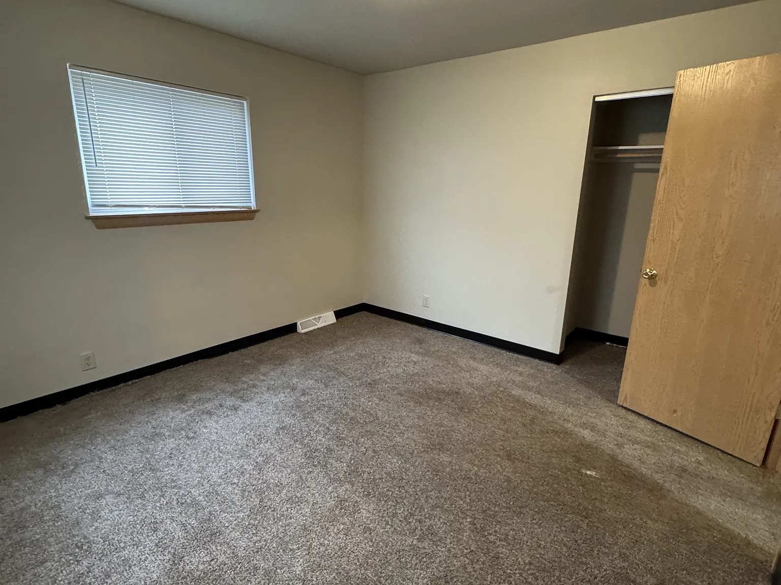 9000 W Carmen Ave — Photo 4