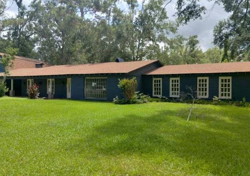 1st image of 582 Rowland Dr