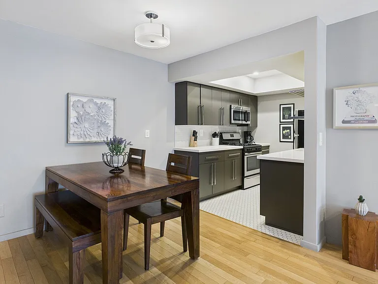 888 Hilgard — Photo 25