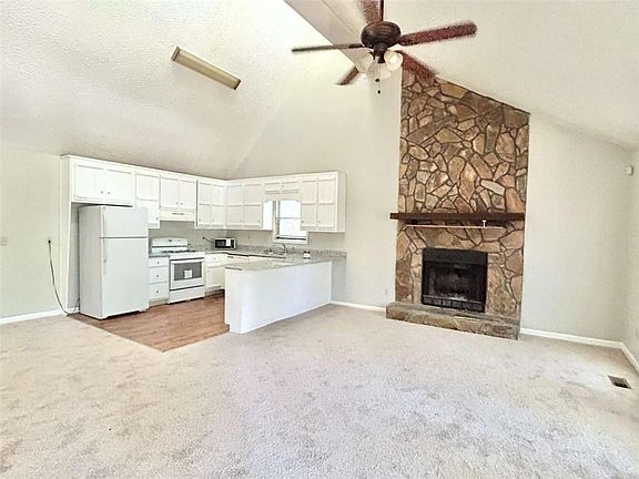 2nd image of 5955 Sutton Pl