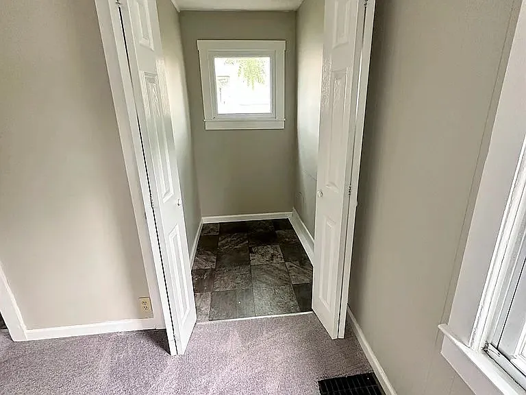 503 Lincoln St — Photo 7
