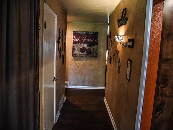 4th image of 2516 7th Ave