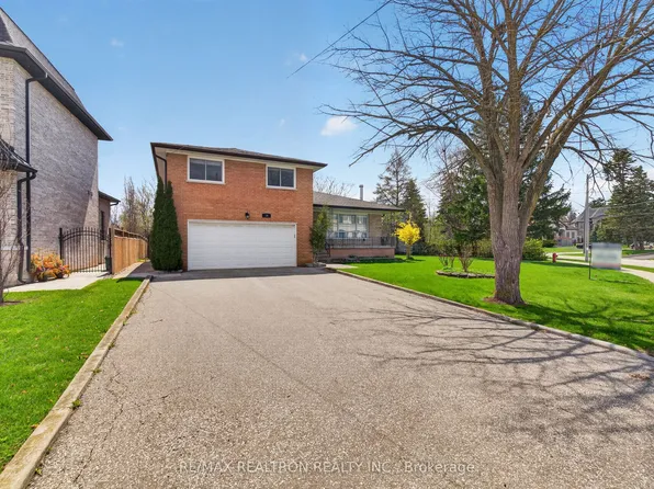 19 Claridge Dr, Richmond Hill, ON L4C 6G8