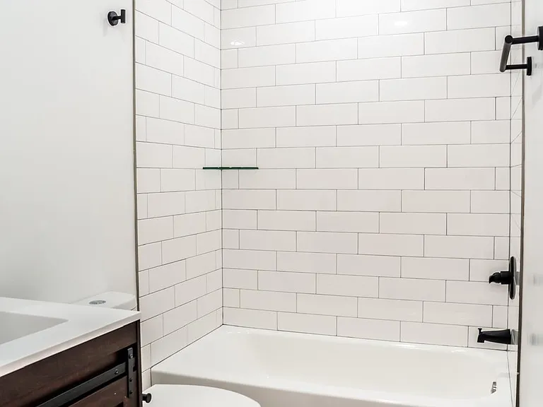 1042 Edmondson Ave — Photo 3