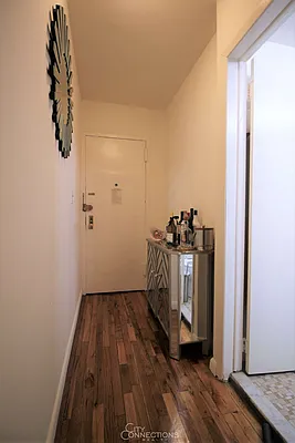 Rented by City Connections Realty | media 6