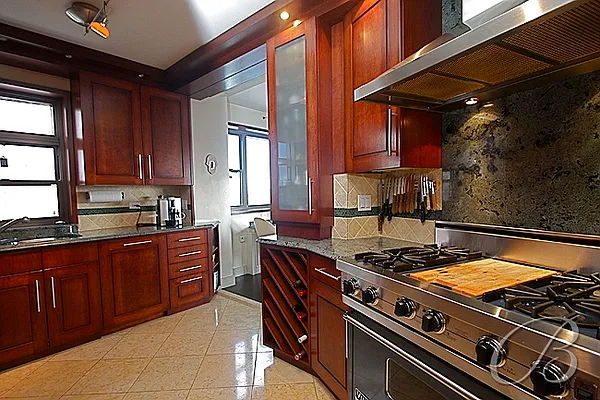 Sold by Bellmarc Realty | media 32