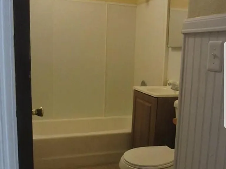 43 Hollywood St #1L — Photo 9