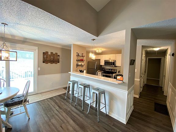 4th image of 108 Oak Ct