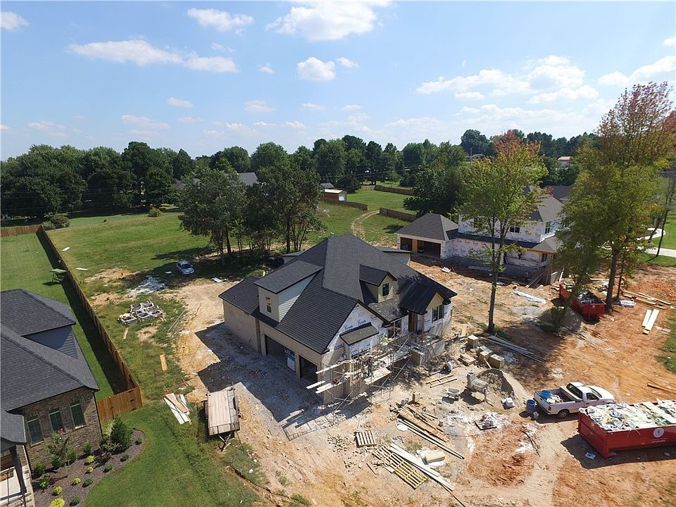 2nd image of 2982 N Chapel View Dr