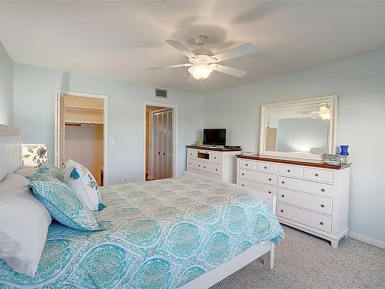 5108 Brittany Dr S #205 — Photo 22