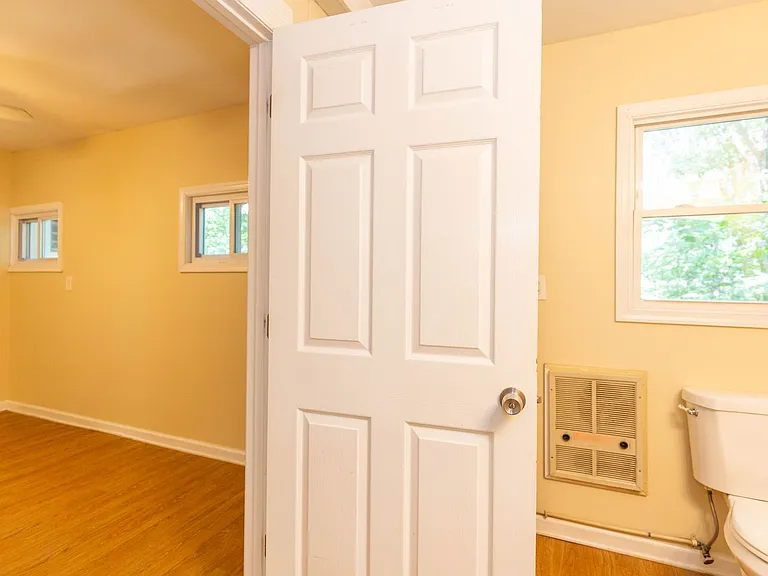 160B Greenwood Rd — Photo 12