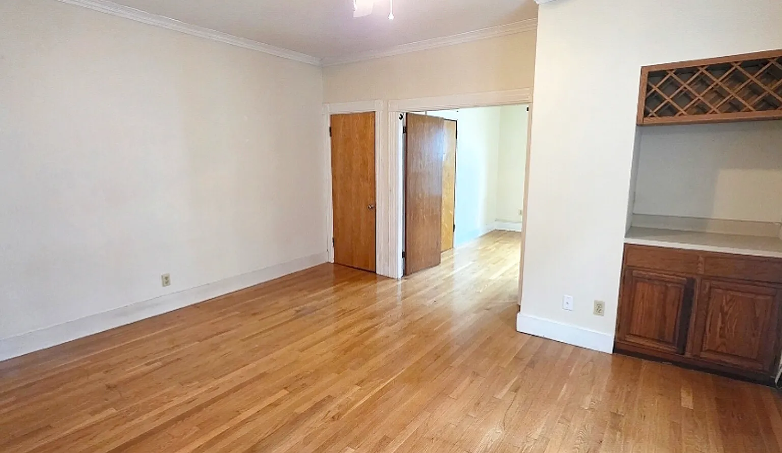 1 bed, 1100 sqft, $2,000 — Photo 2