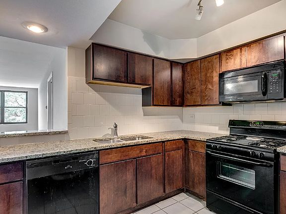 5th image of 2411 W Fitch Ave APT 4G