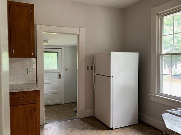 5th image of 801 Mansfield Ave