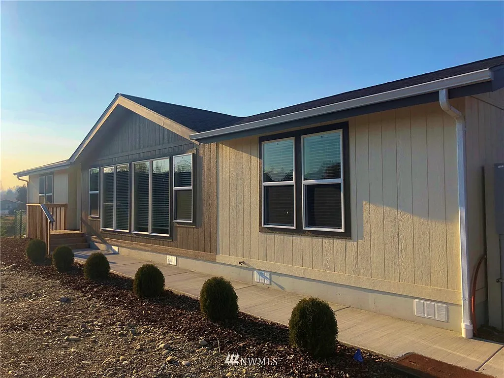 2022 136th Street E photo 1