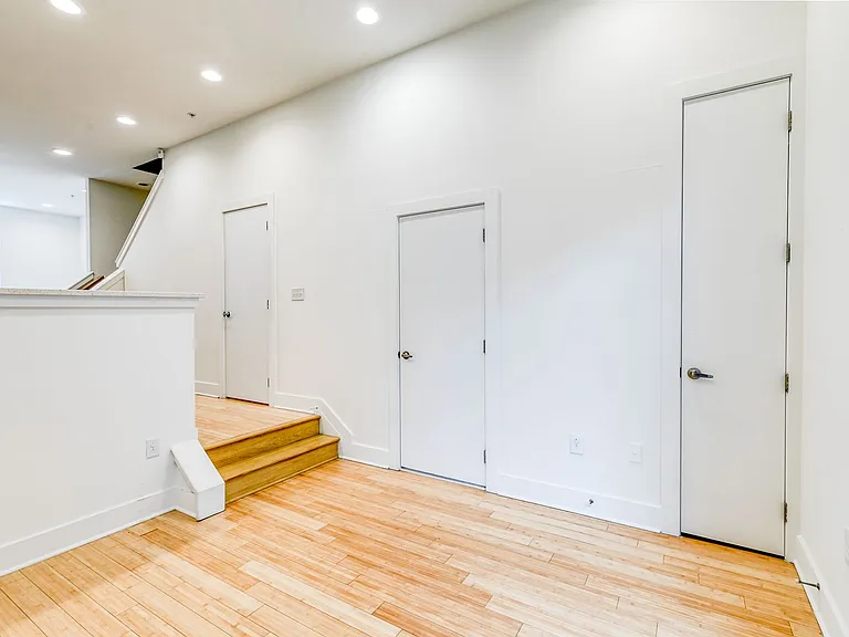 919 N 5th St #13 — Photo 12