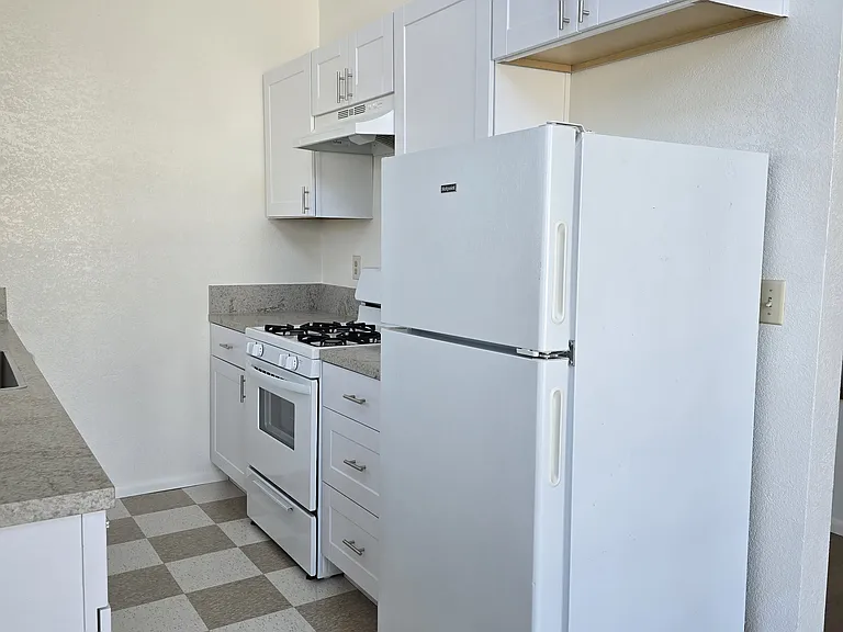 2053 Garnet Ave #1 — Photo 6