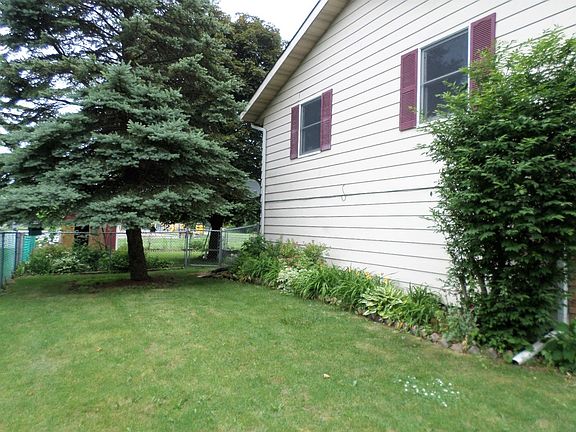 2nd image of 424 E Greenwood Ave
