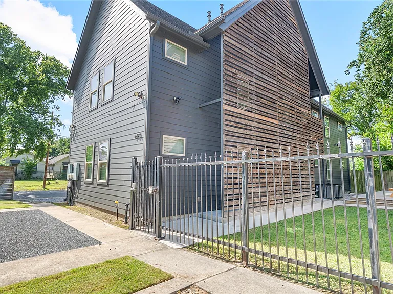 3426 Tuam St #A — Photo 9