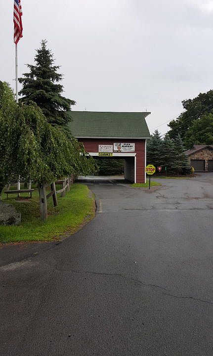 2nd image of 996 Goose Pond Rd