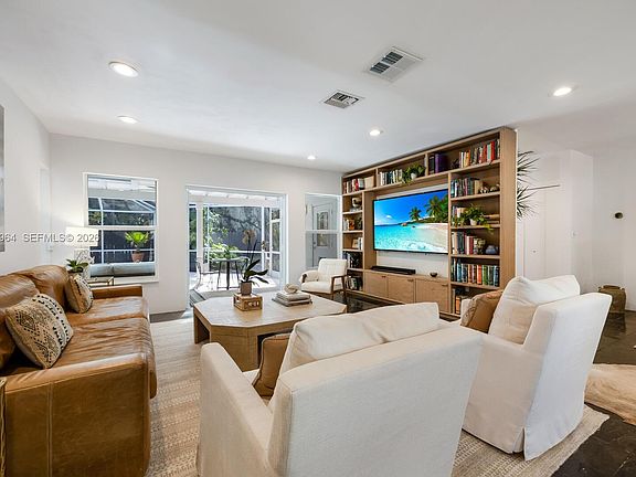 4th image of 5100 SW 75th St