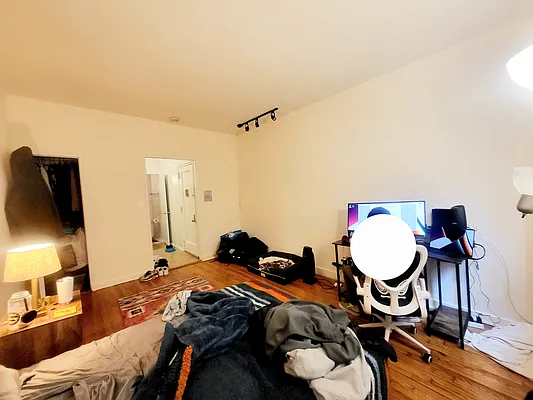 Rented by Douglas Elliman | media 8