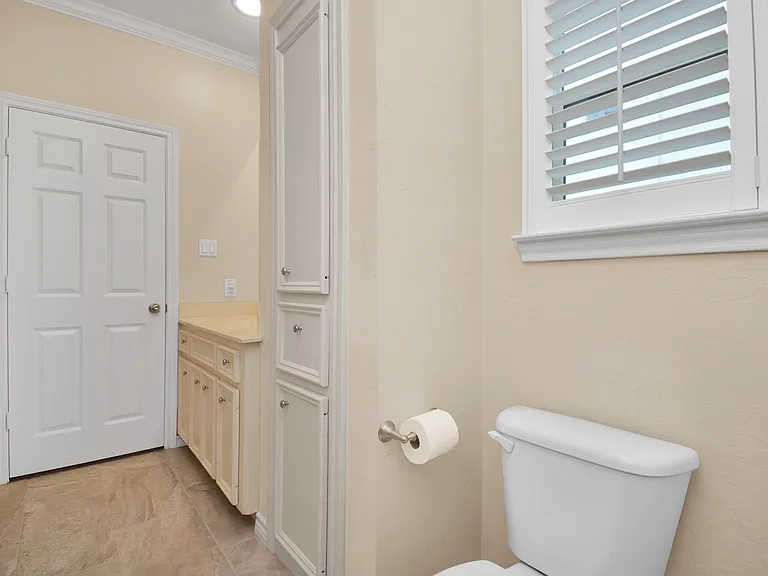 1019 Marconi St — Photo 36