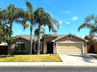 5245 E Blossom Ln, Fresno, CA 93725