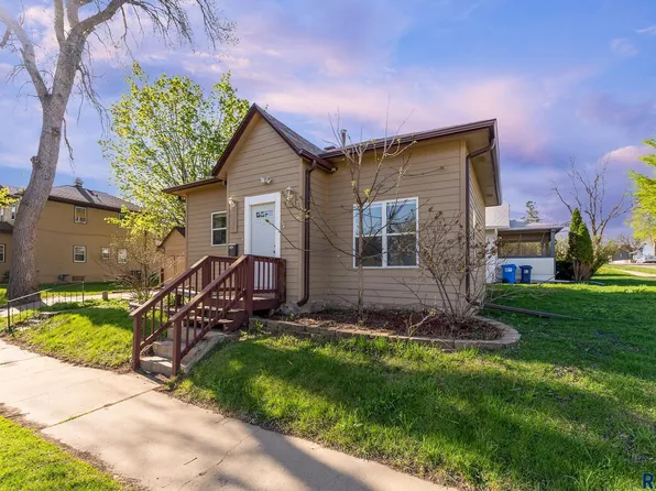 1221 W 9th St, Sioux Falls, SD 57104