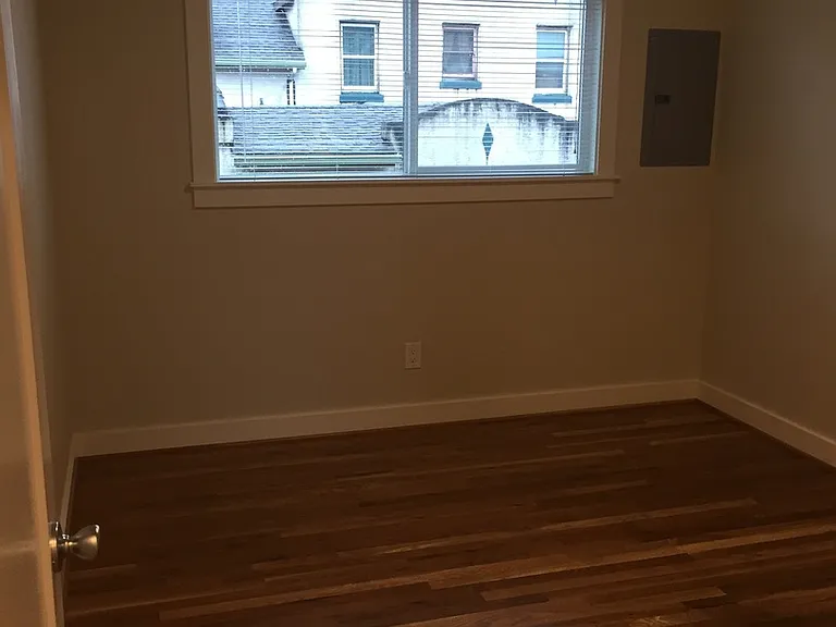 Berkeley Apartments — Photo 28