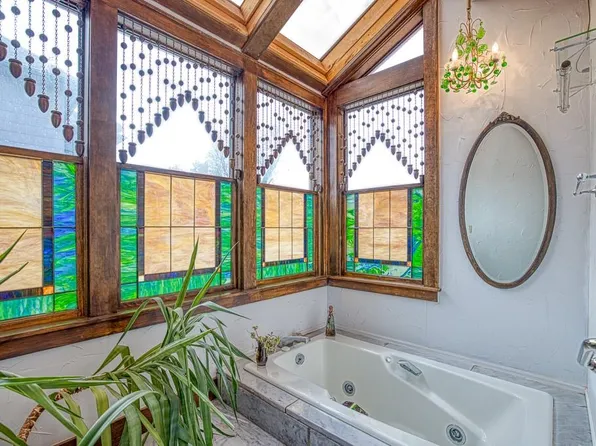 504 S Main St, Kingfisher, OK 73750