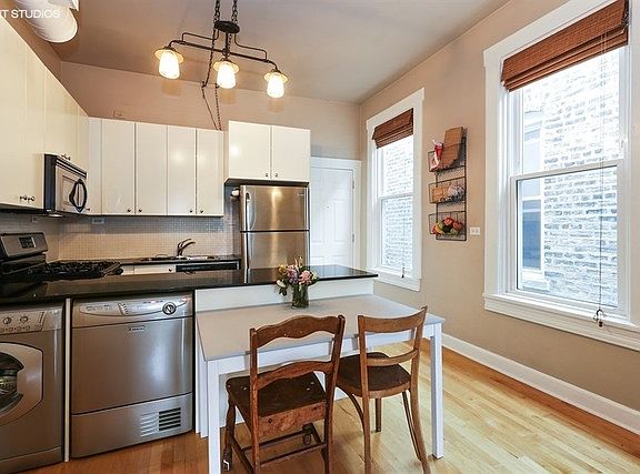 4th image of 1729 W Erie St #3S