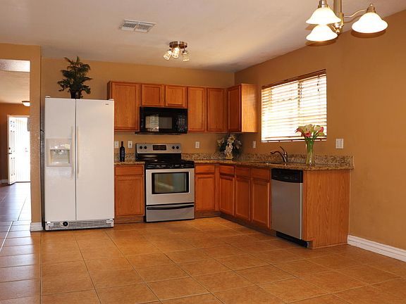 4th image of 2342 S Joslyn