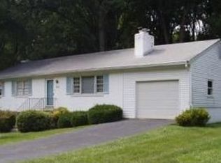 326 Sherwood Dr NE, Vienna, VA 22180