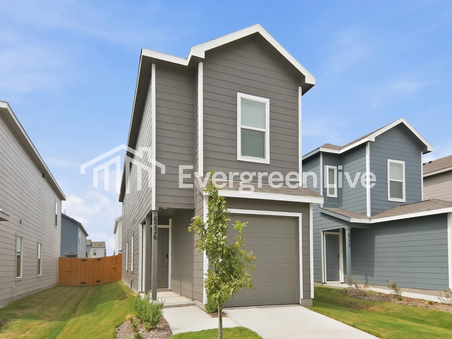 4 bed, 2.5 bath, 1535 sqft, $1,580 — Photo 2