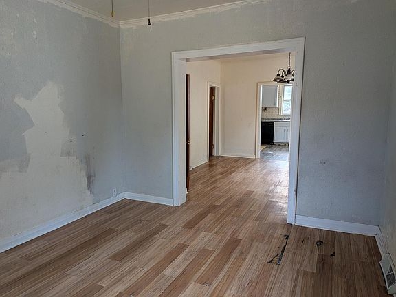 4th image of 4050 6th AVENUE