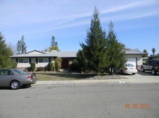 1531 Burgan Ave, Clovis, CA 93611