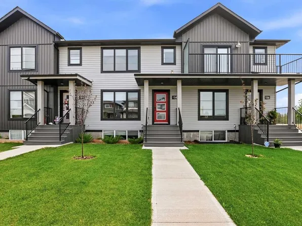 134 W Crestview Blvd, Sylvan Lake, AB T4S 0V8